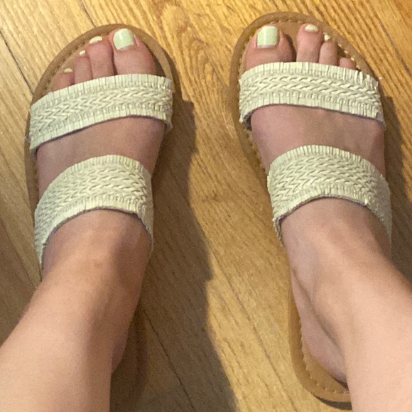 American Eagle Outfitters Straw braided sandals